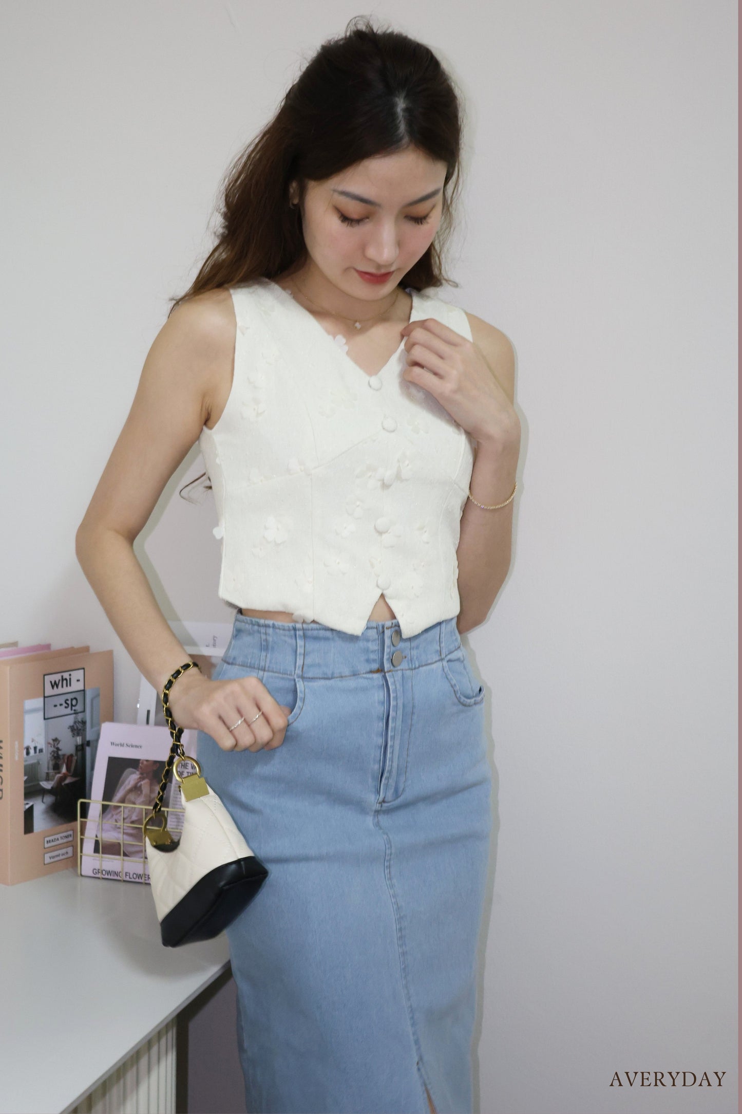 Ferlyn Floral Petal Button Top In Off White