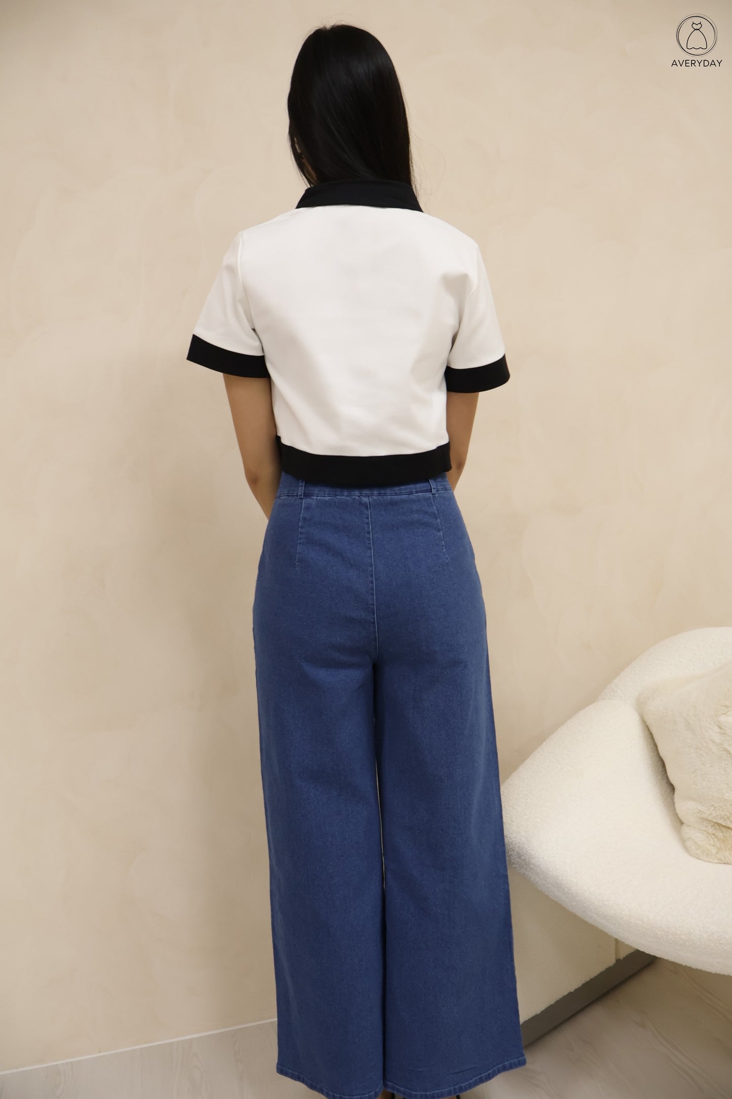 Sierra Collar Button Top In White