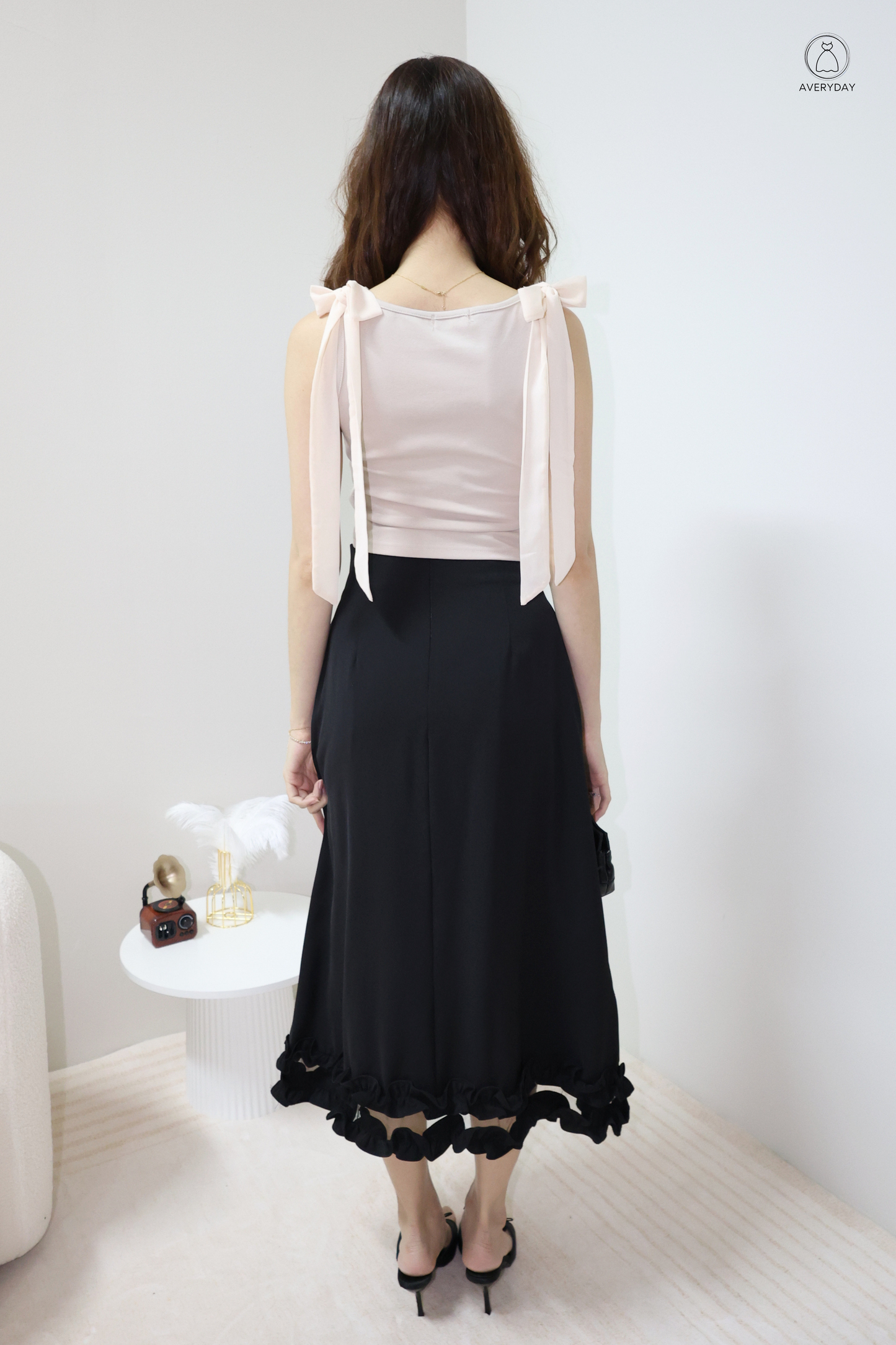 Alyce Pocket Frilly High-Waisted Midi Skirt In Black