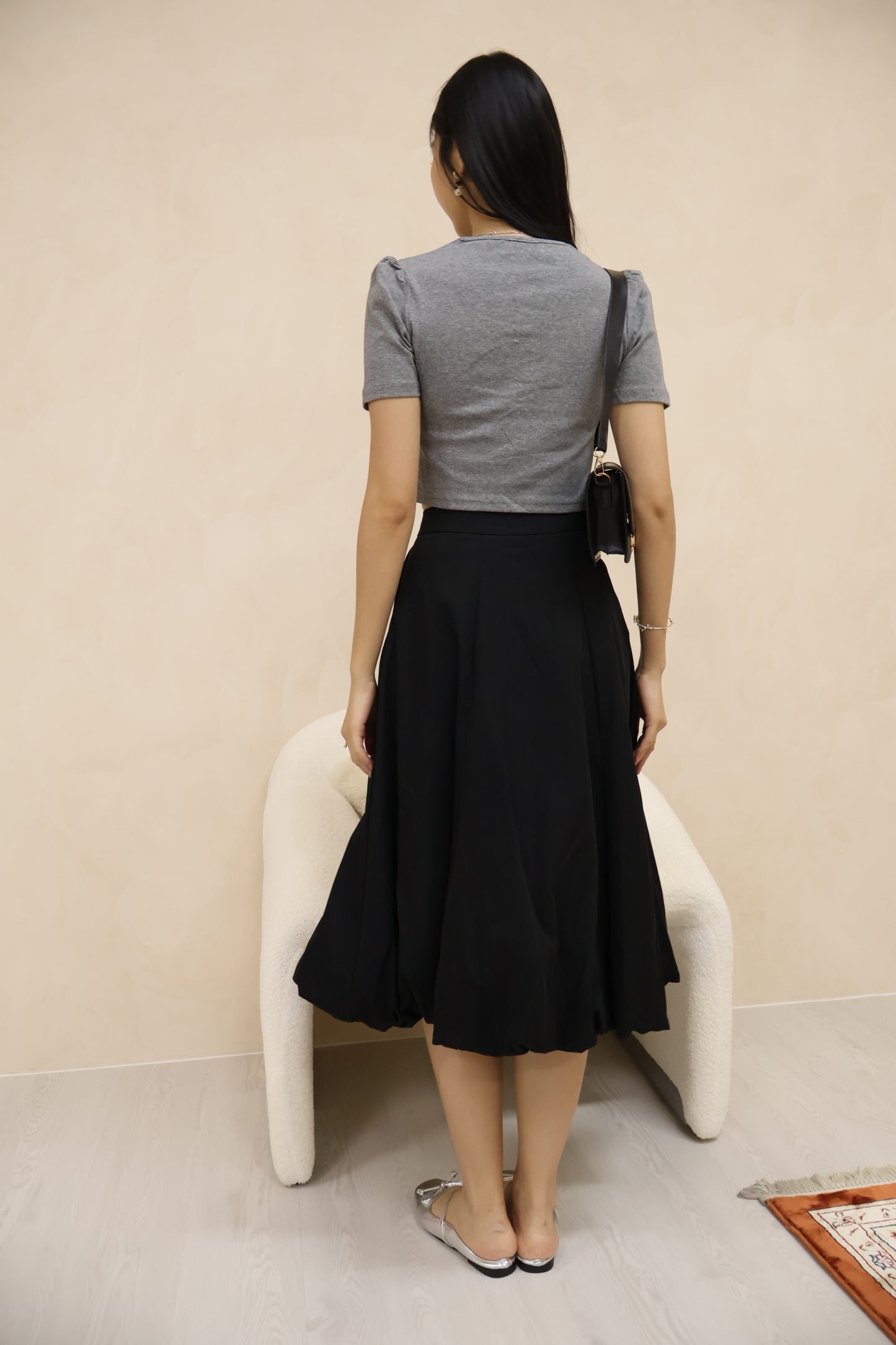 Gabriella Petal Pearl Buttons Ruched Top In Grey