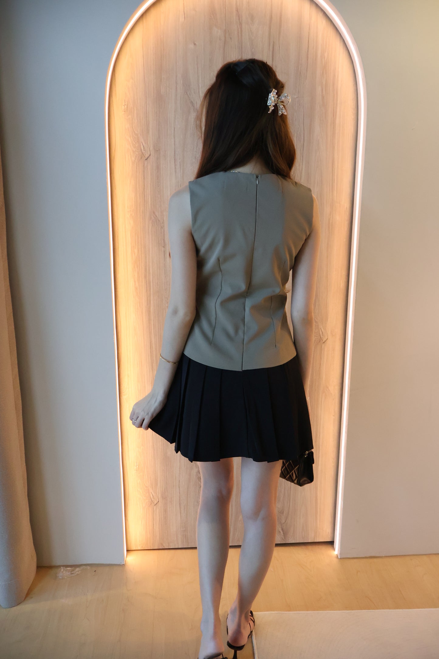 *Restocked* *Premium* Izzy Rose Gold Buttons Pleated Dress In Taupe