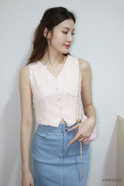 Ferlyn Floral Petal Button Top In Pink