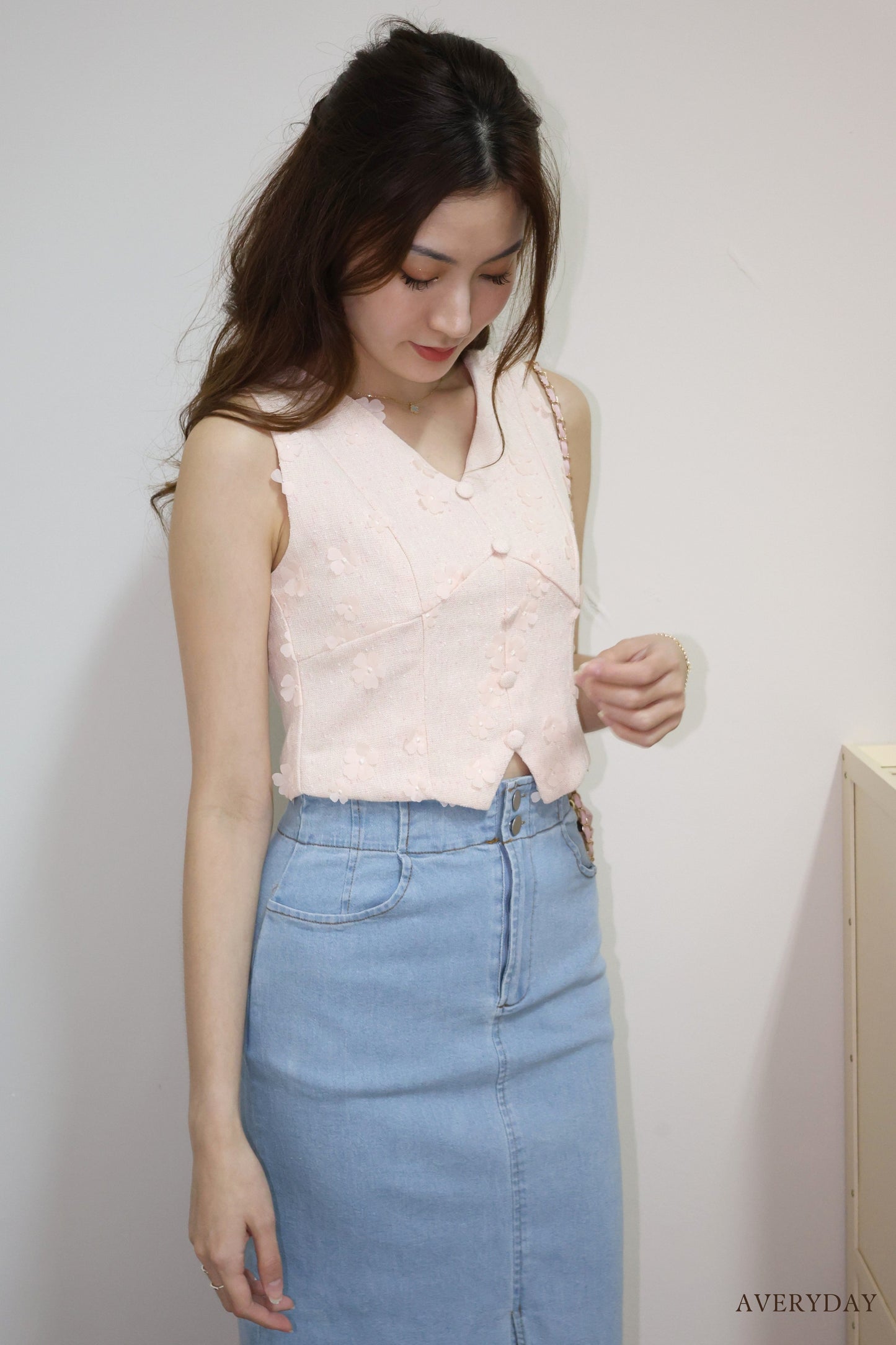 Ferlyn Floral Petal Button Top In Pink
