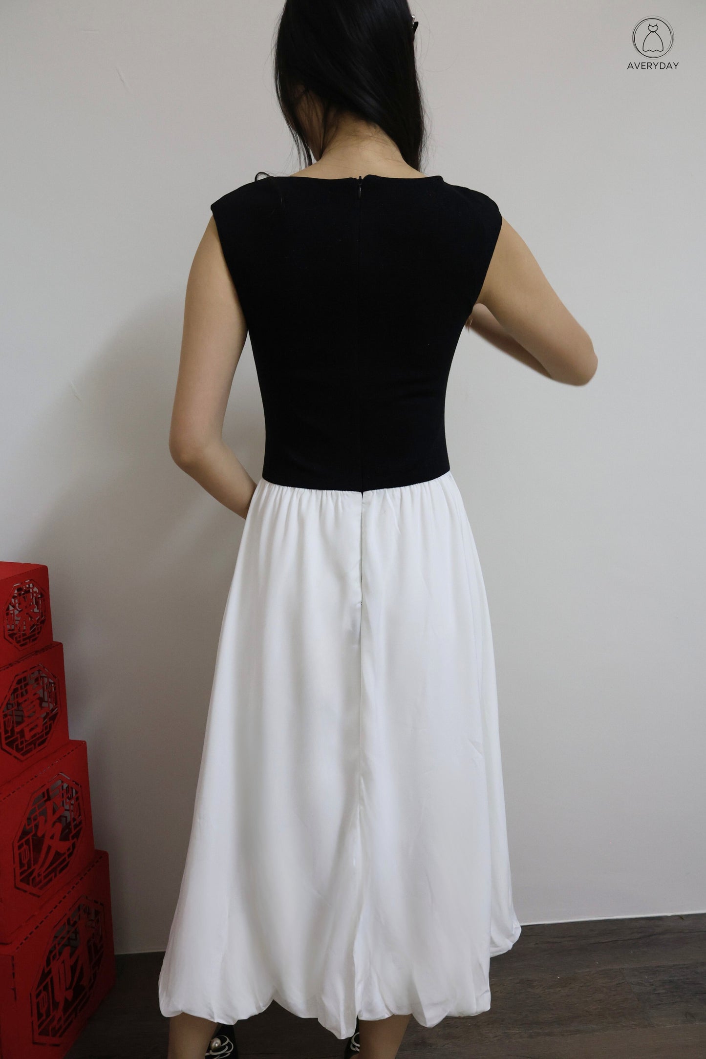 Linsey Glitter Soft Knit Bubble Hem Midi Dress In Classic Black