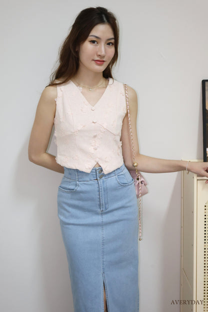 Ferlyn Floral Petal Button Top In Pink