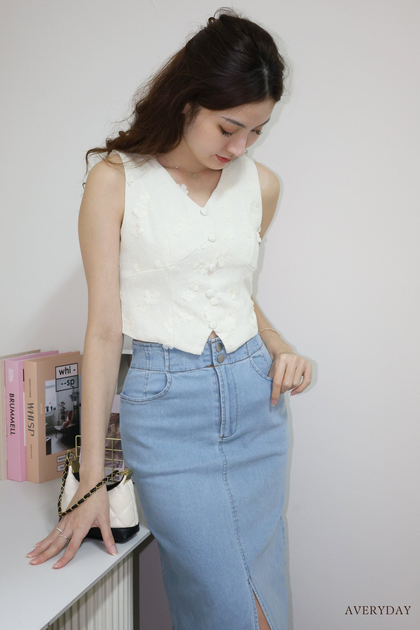 Ferlyn Floral Petal Button Top In Off White