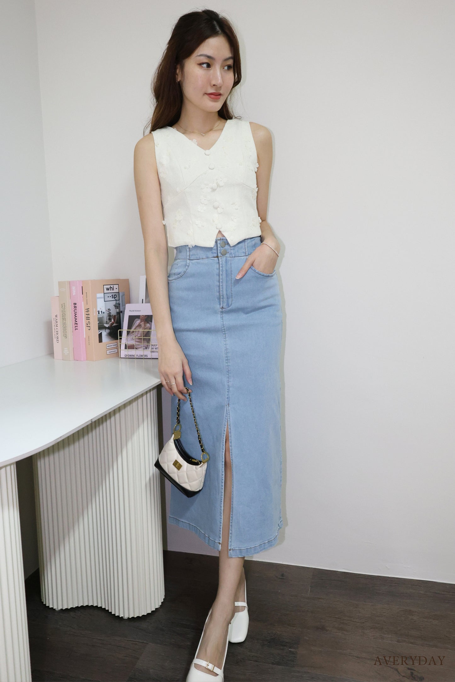 Ferlyn Floral Petal Button Top In Off White