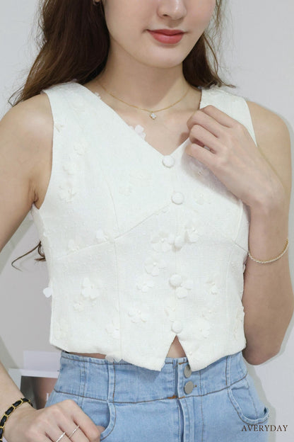 Ferlyn Floral Petal Button Top In Off White