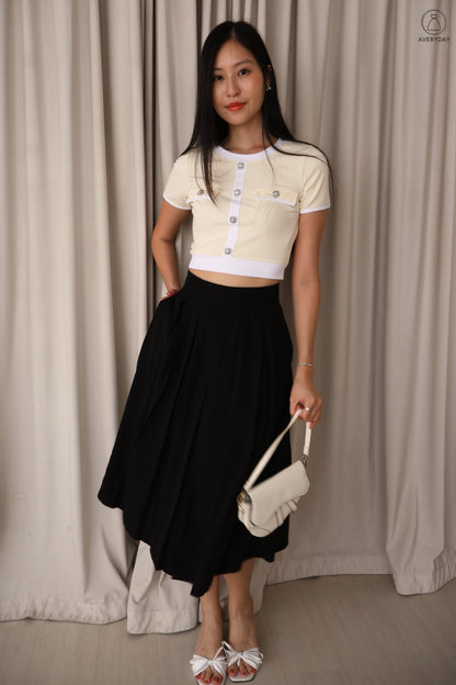 Elaine Pinwheel Contrast Button Top In Daffodil