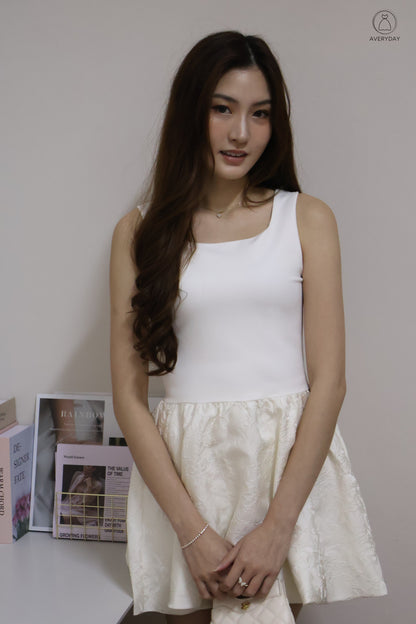 霓影 (Ní Yǐng) Festive  Bloom Lace Romper Dress In White (With Camellia Chain Sling)