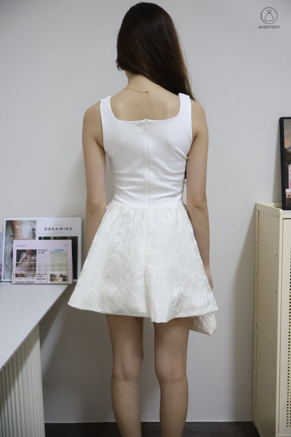 霓影 (Ní Yǐng) Festive  Bloom Lace Romper Dress In White (With Camellia Chain Sling)