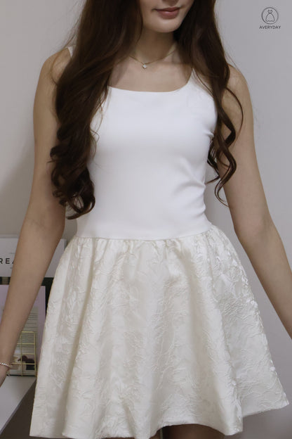 霓影 (Ní Yǐng) Festive  Bloom Lace Romper Dress In White (With Camellia Chain Sling)