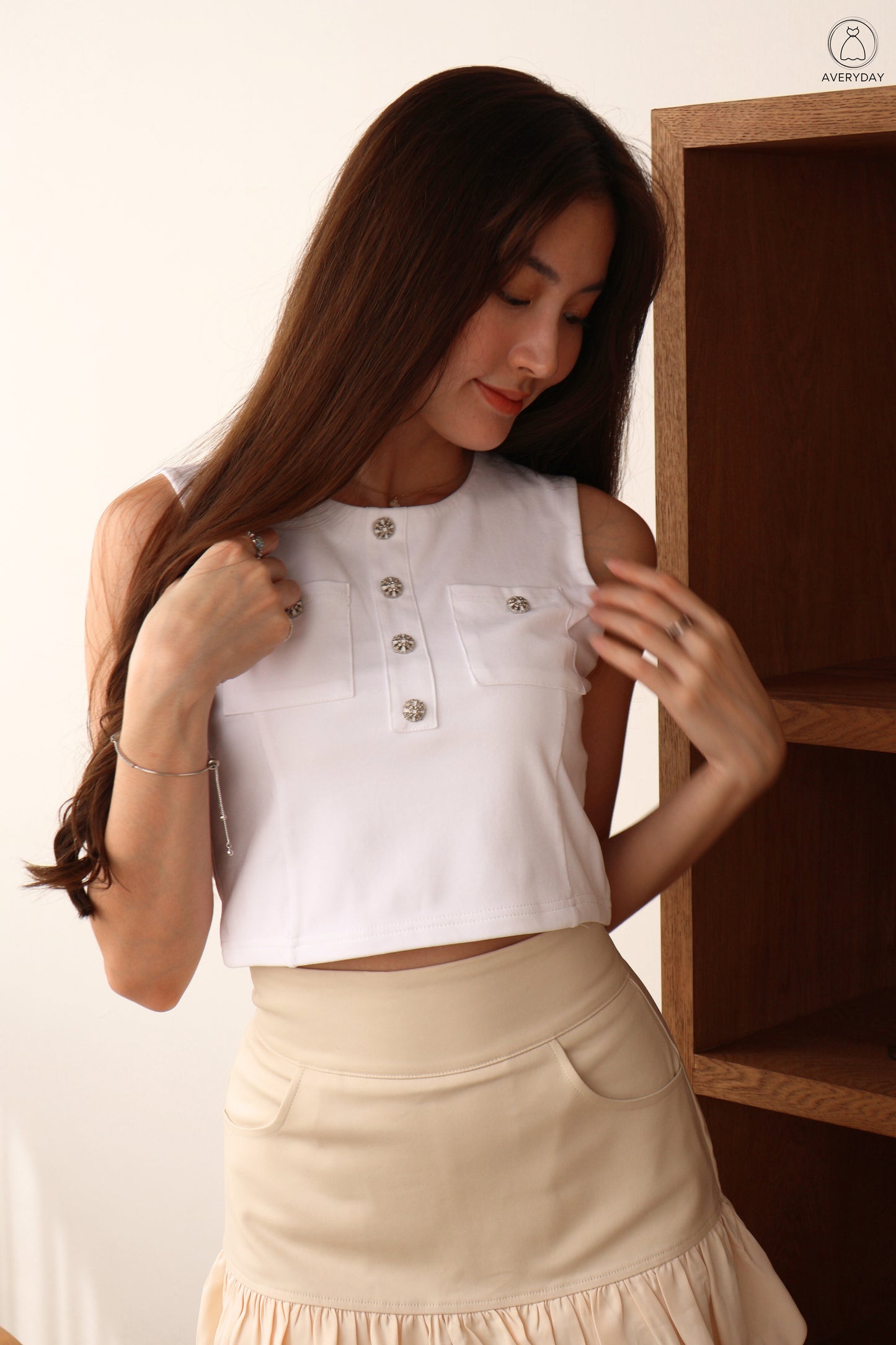 Jolin Pinwheel Button Tank Top In White