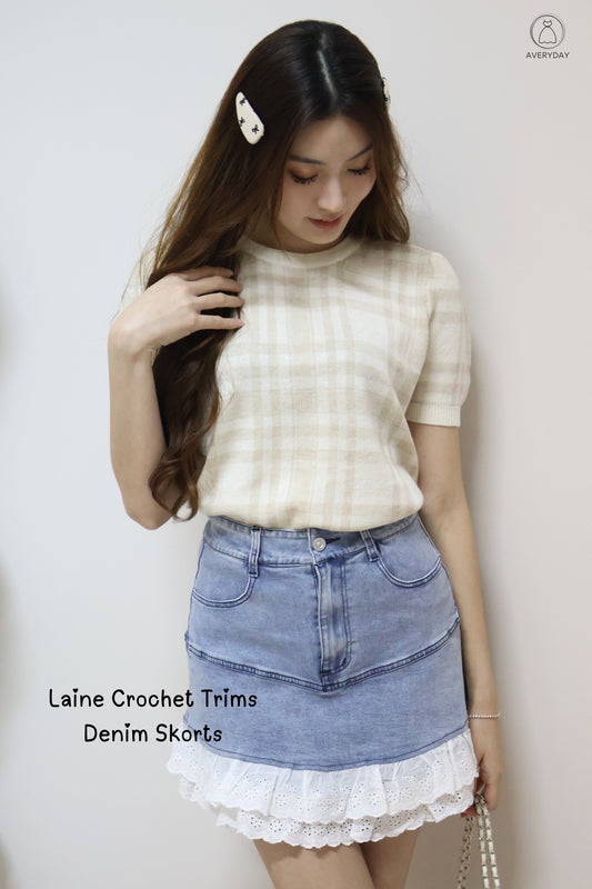 Laine Crochet Trim Denim Skorts In Mid Wash