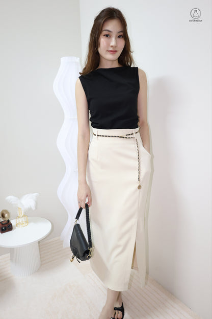 Randy Ruched Boatneck Top In Black