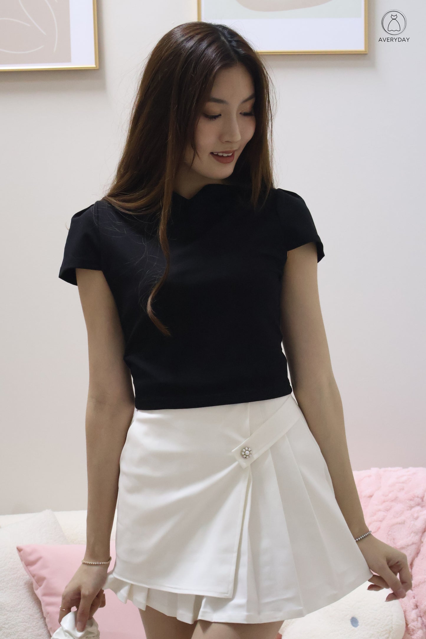 Romy Ruched Cap Sleeve Cut-In Top In Black