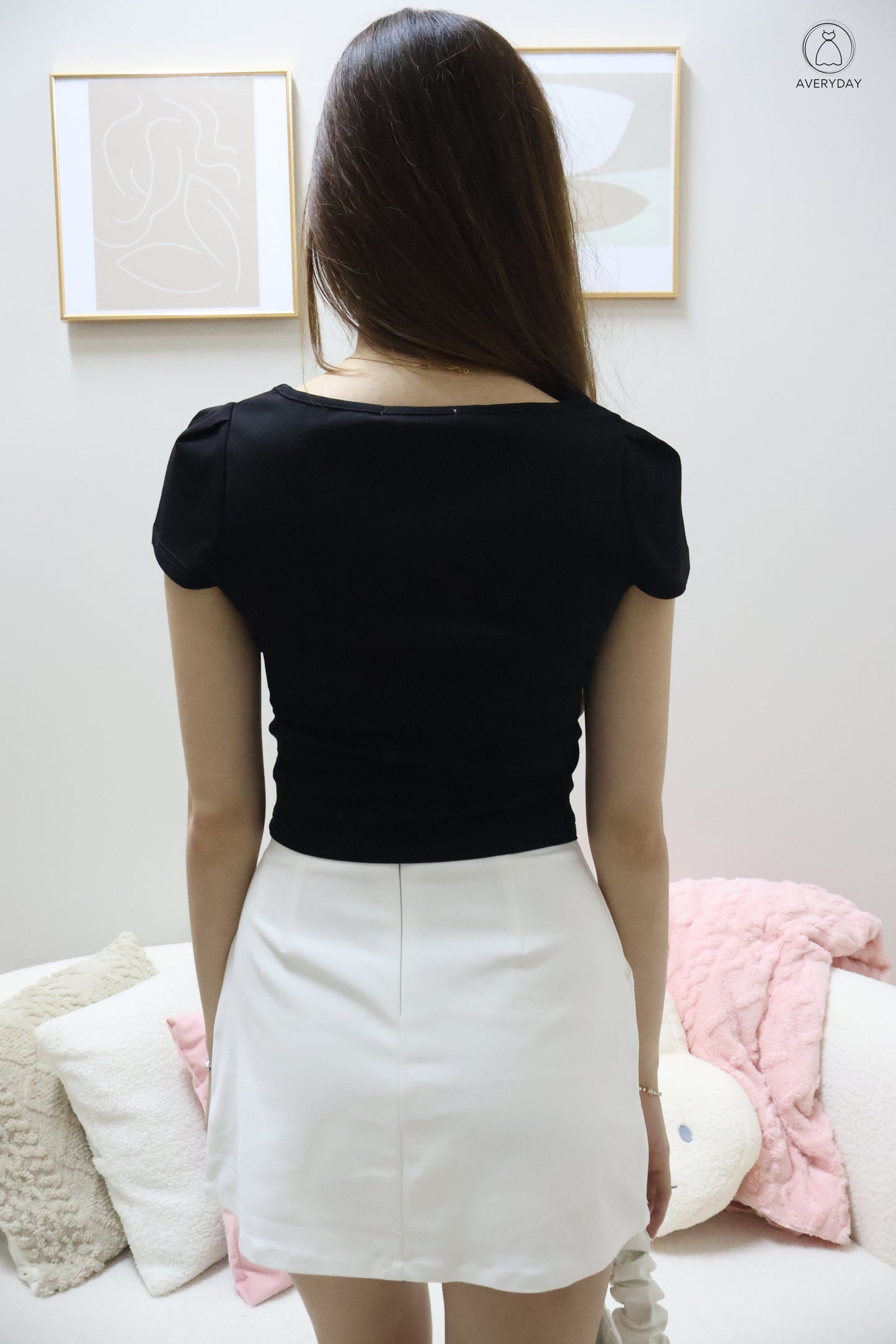Romy Ruched Cap Sleeve Cut-In Top In Black