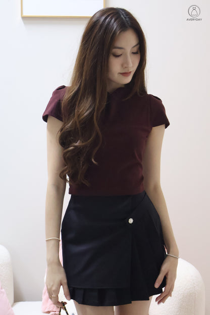 Romy Ruched Cap Sleeve Cut-In Top In Maroon