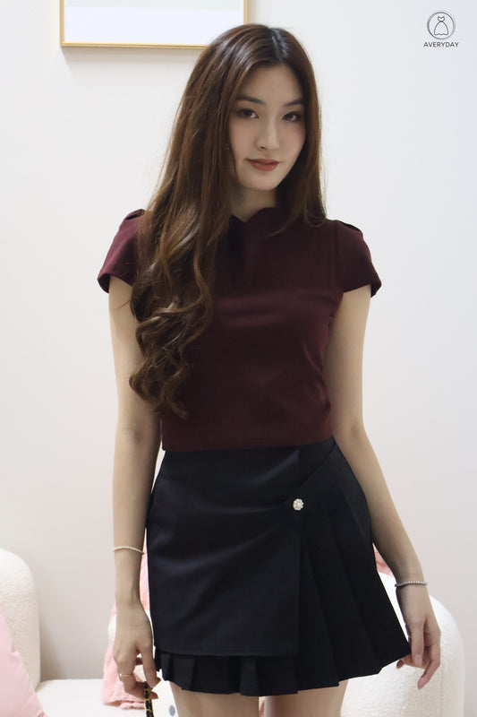 Romy Ruched Cap Sleeve Cut-In Top In Maroon