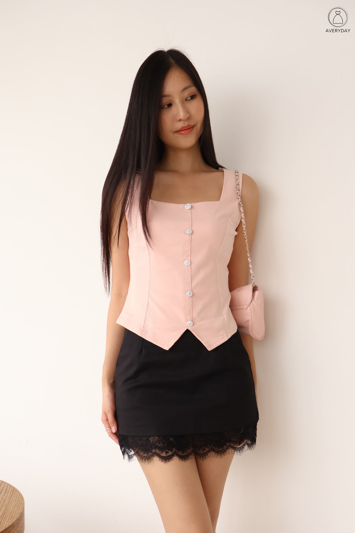 Wilda Lace Hem Skorts In Black