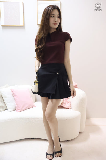 Romy Ruched Cap Sleeve Cut-In Top In Maroon