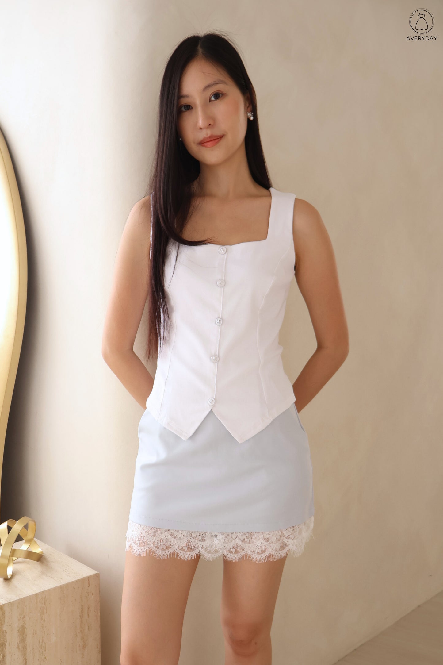 Wilda Lace Hem Skorts In Blue