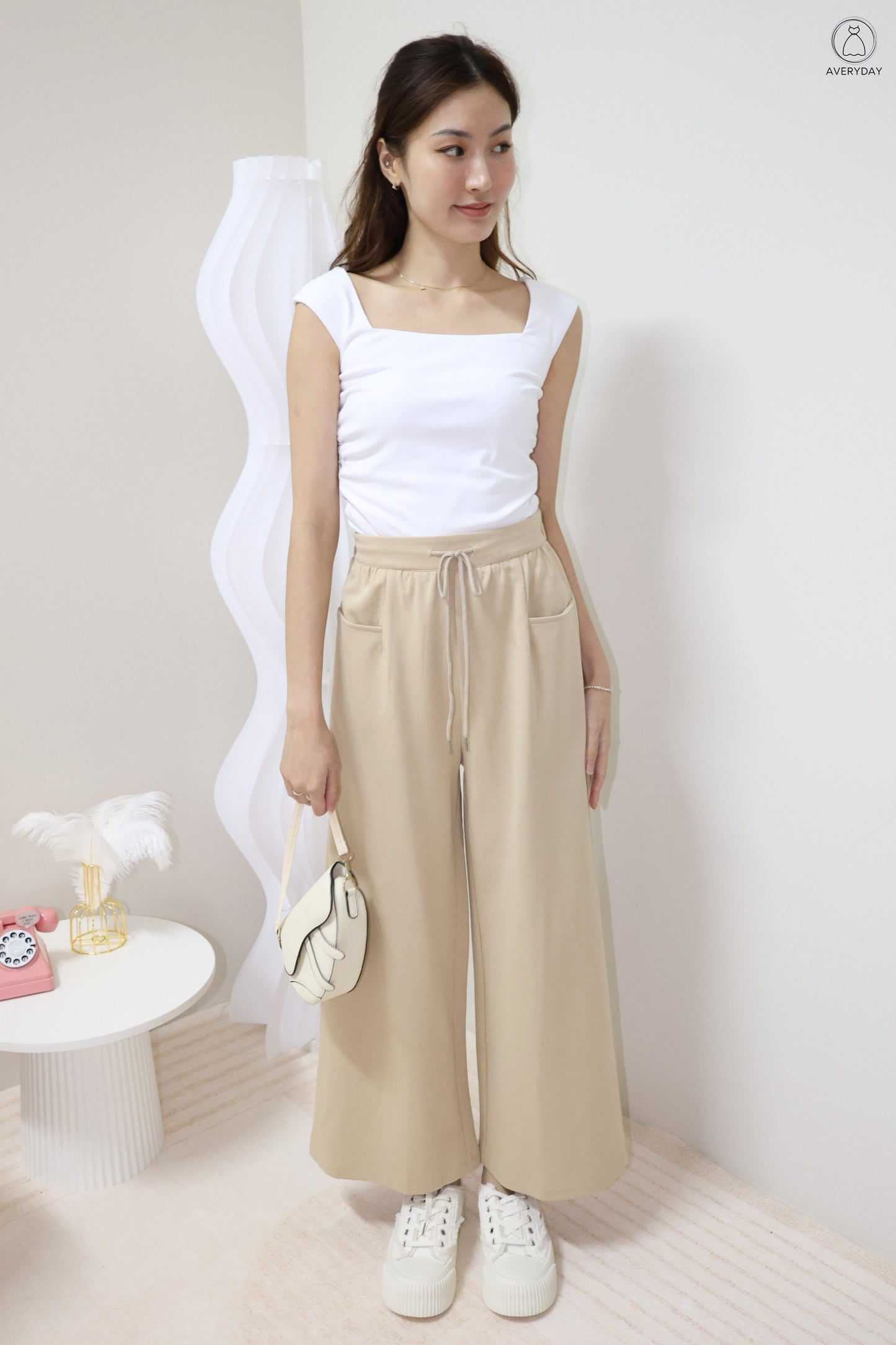 Neia Pocket Lounge Pants In Caramel Khaki
