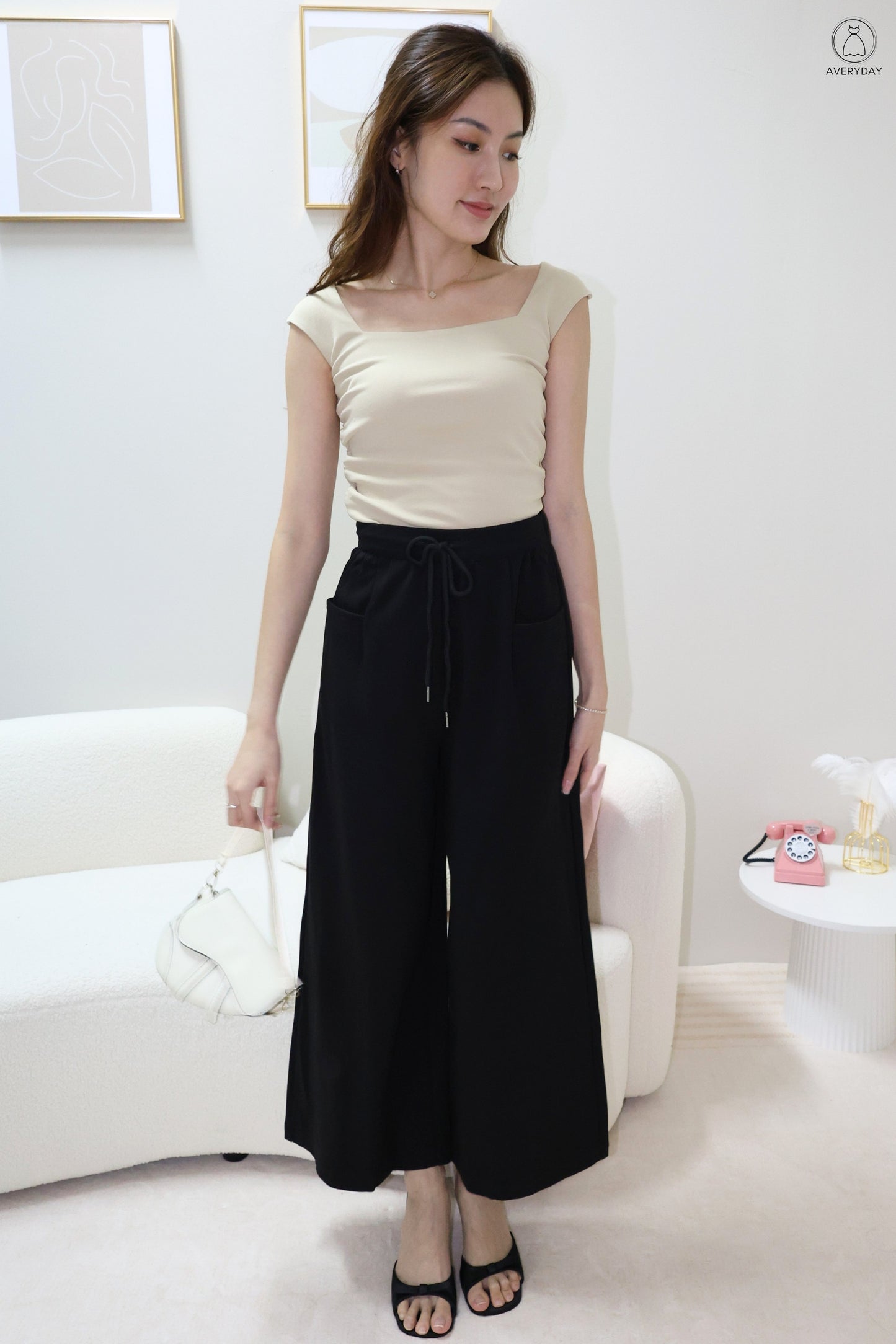 Neia Pocket Lounge Pants In Classic Black