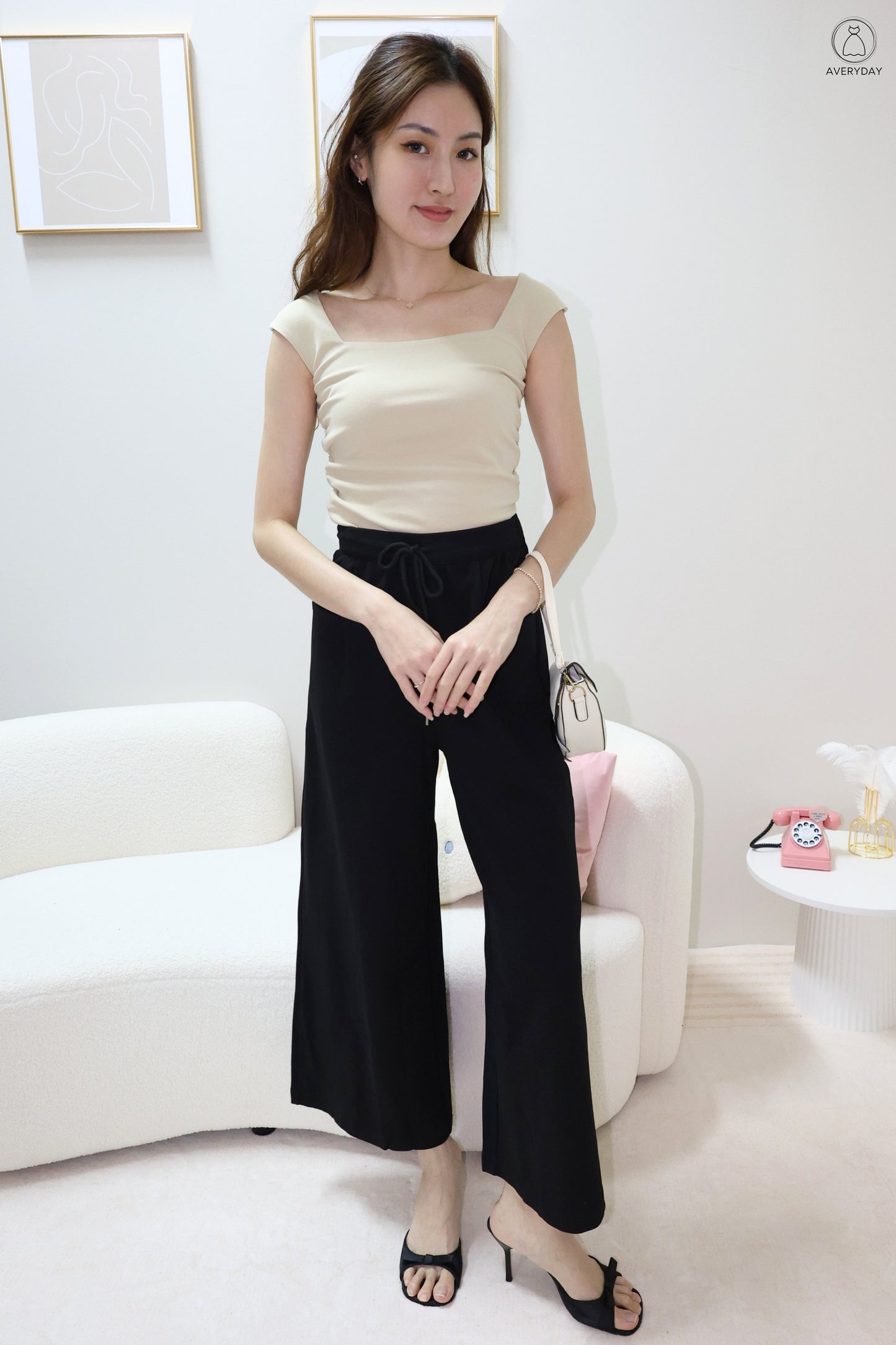 Neia Pocket Lounge Pants In Classic Black