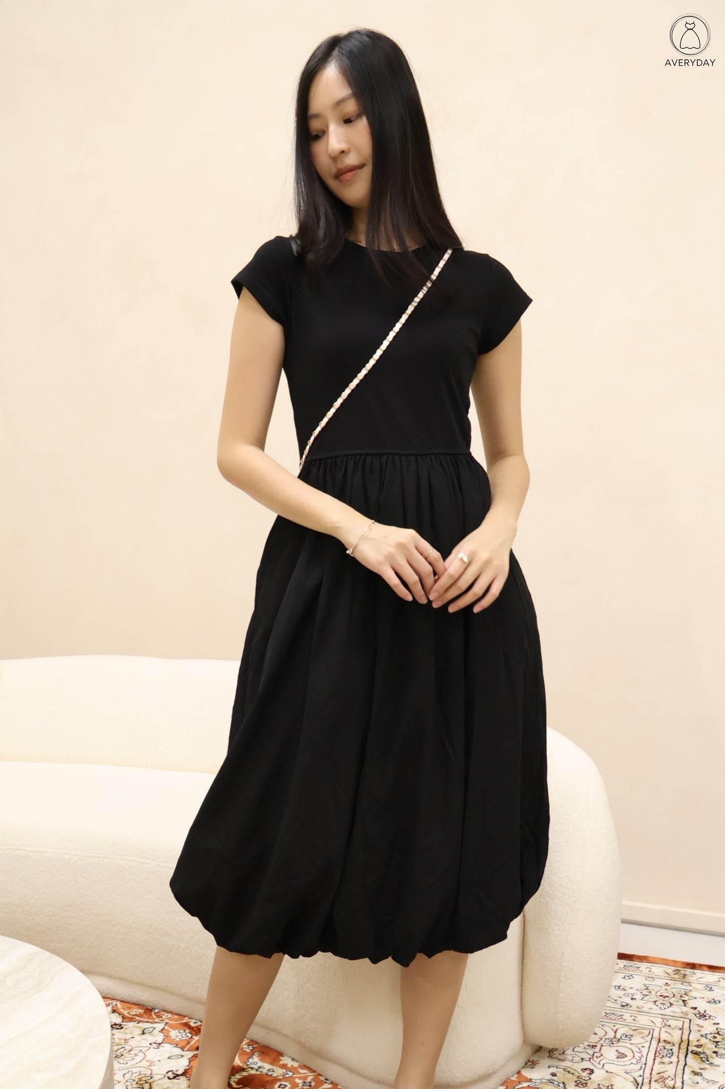 Xena Bubble Hem Pocket Midi Dress In Black (With Mini Sling Bag - White)