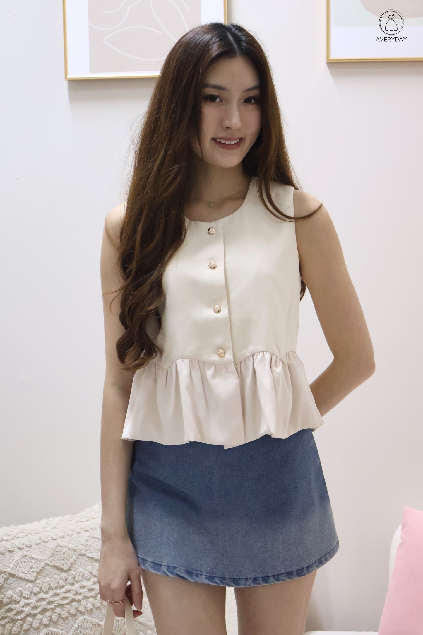 Vann Peplum Flowy Scallop Hems Button Top In Cream