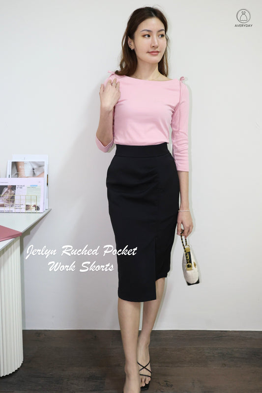 Jerlyn Ruched Pocket Skorts In Black