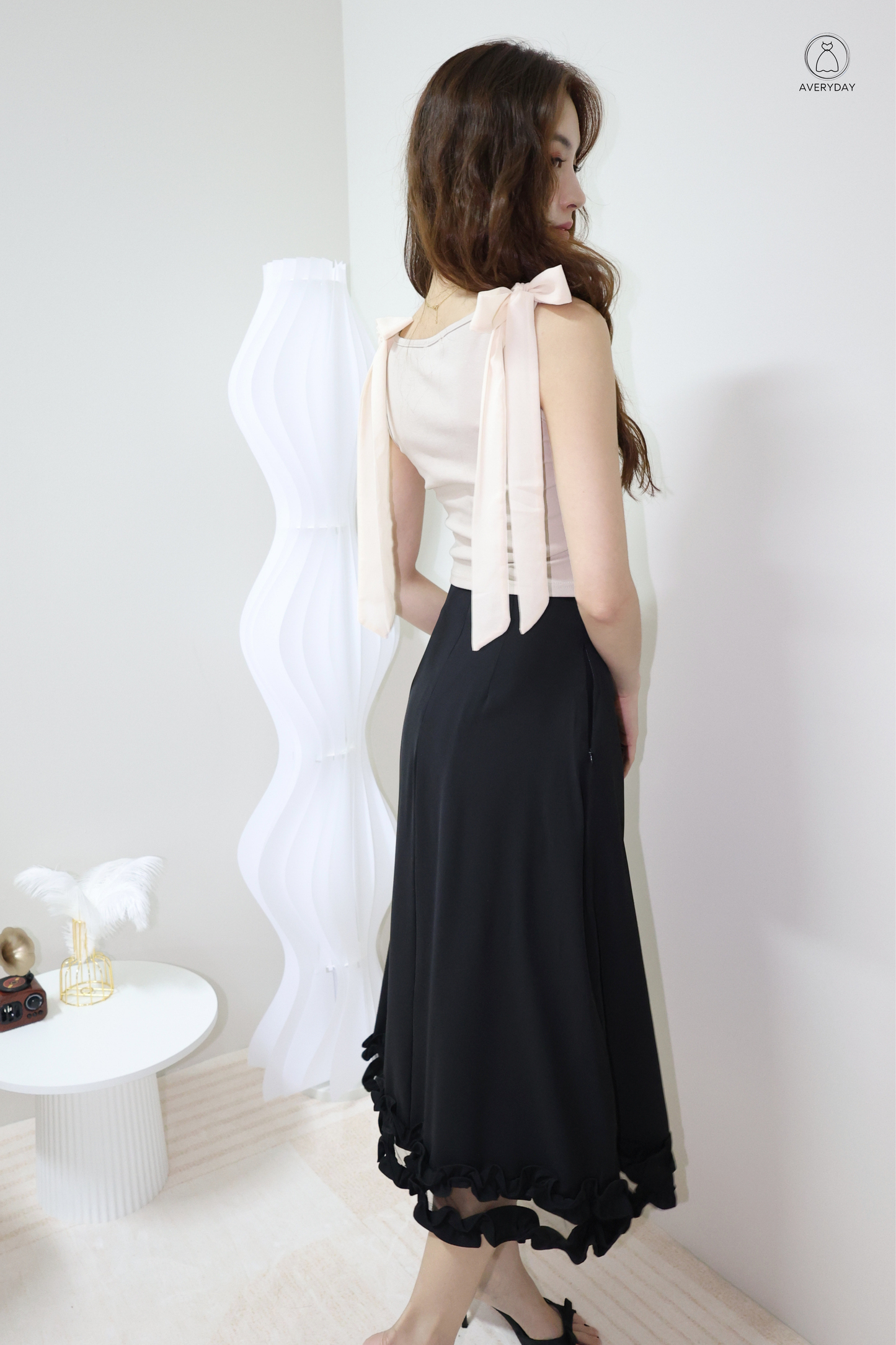 Alyce Pocket Frilly High-Waisted Midi Skirt In Black
