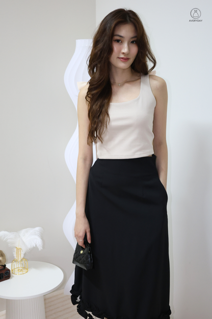 Alyce Pocket Frilly High-Waisted Midi Skirt In Black