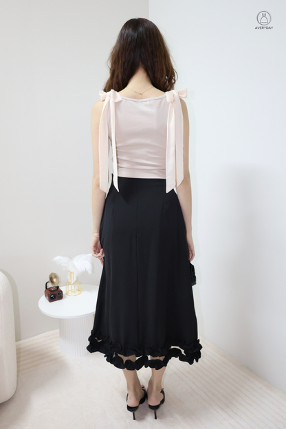 Alyce Pocket Frilly High-Waisted Midi Skirt In Black
