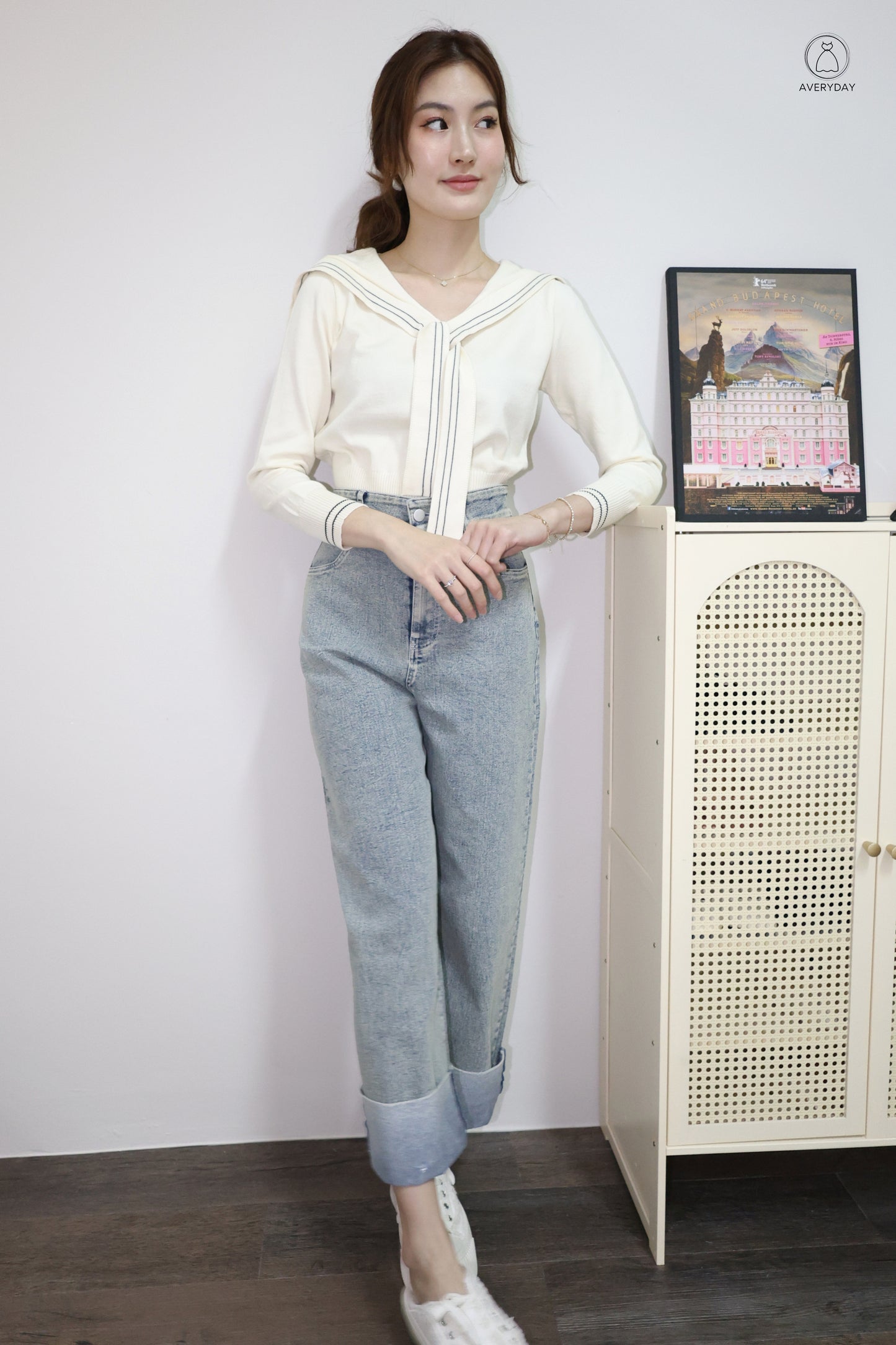 Lindy Washed Denim Cuffed Jeans (Light)