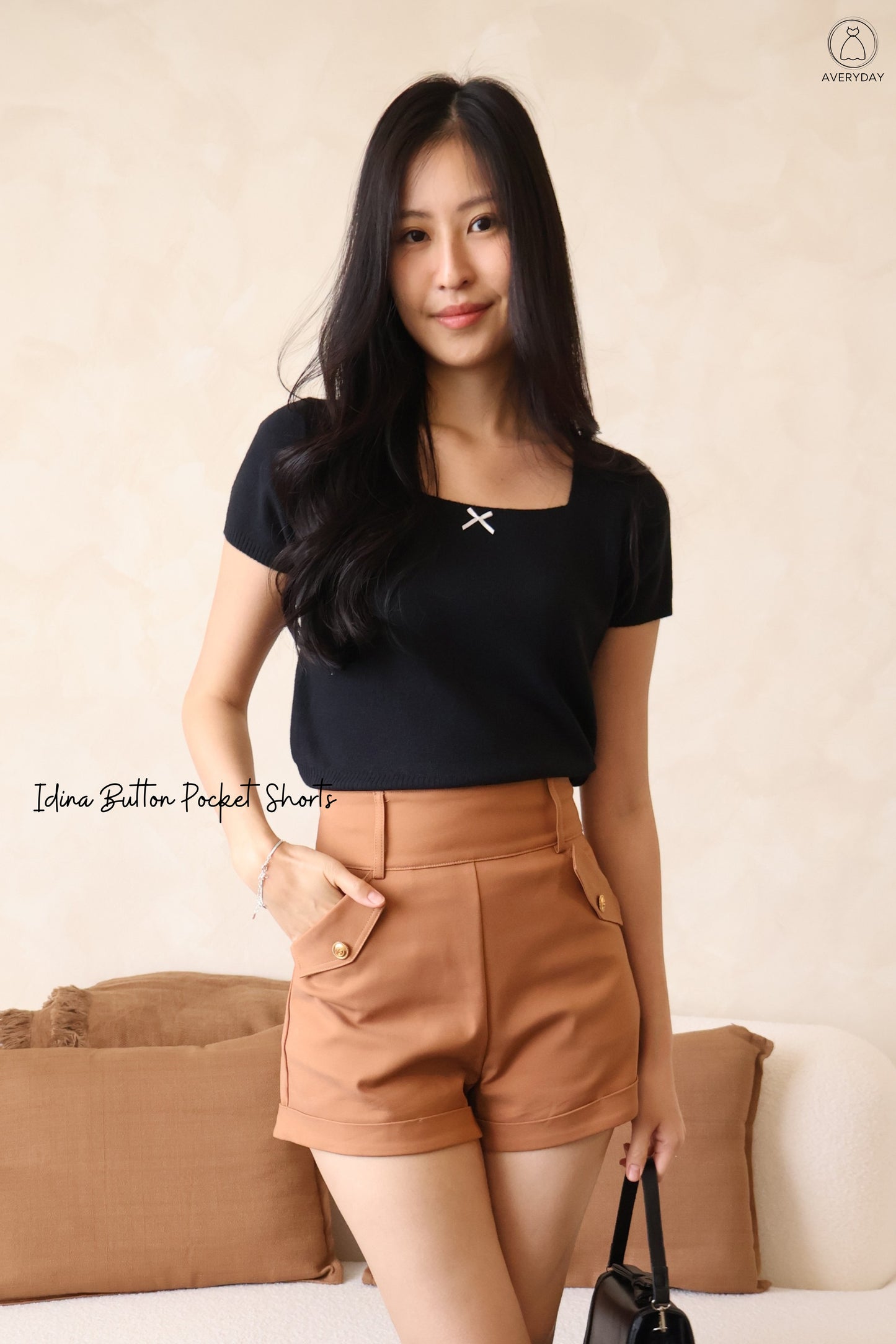 Idina Button Pocket Shorts In Caramel