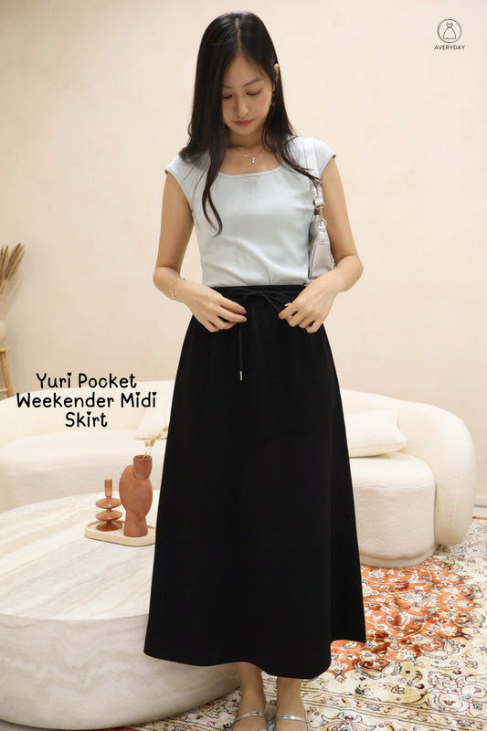 Yuri Pocket Weekender Midi Skirt In Black