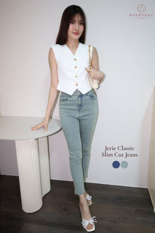 Jerie Classic Slim Cut Jeans In Light Wash