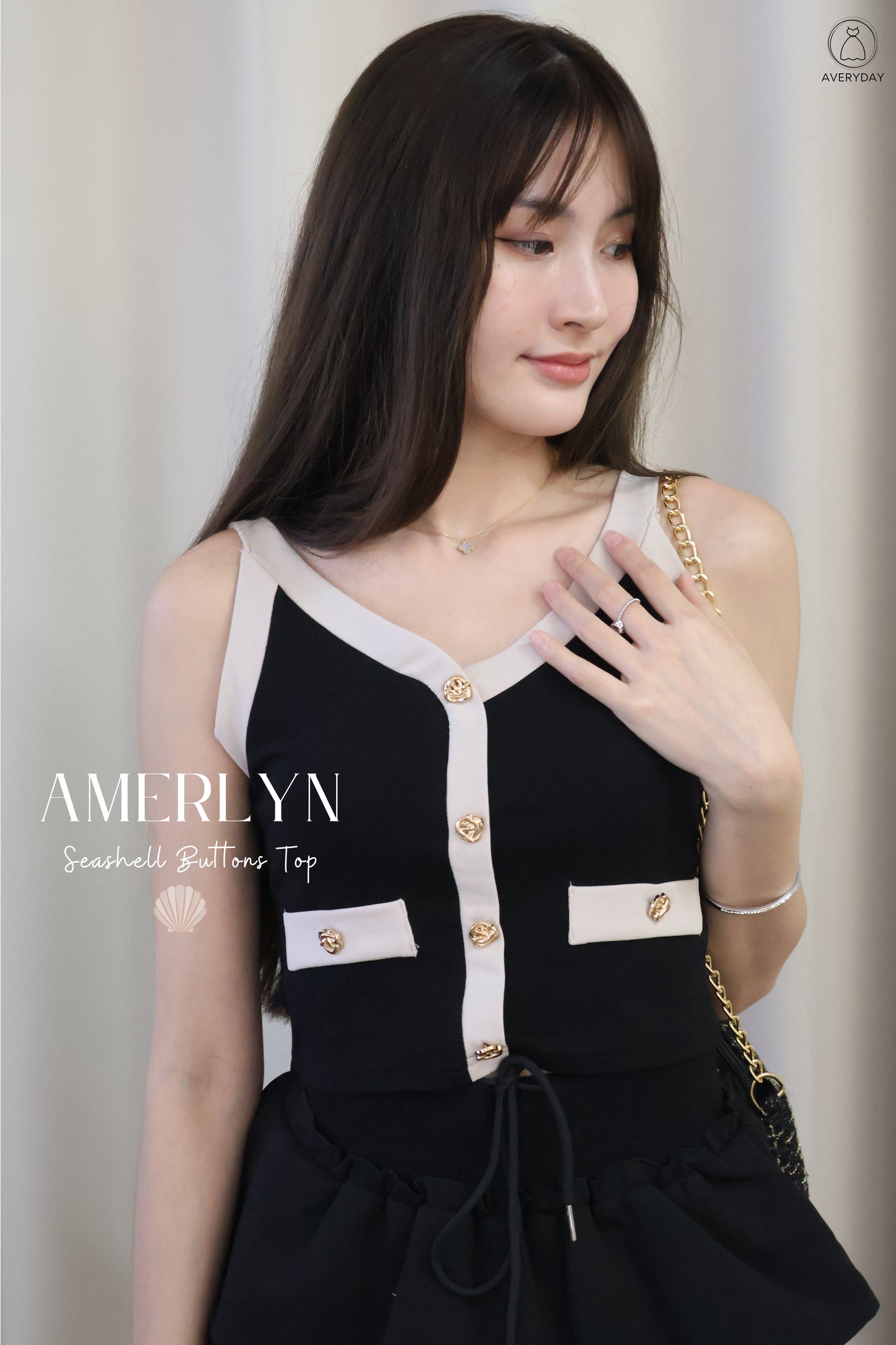 Amerlyn Seashell Buttons Top In Black-Taupe