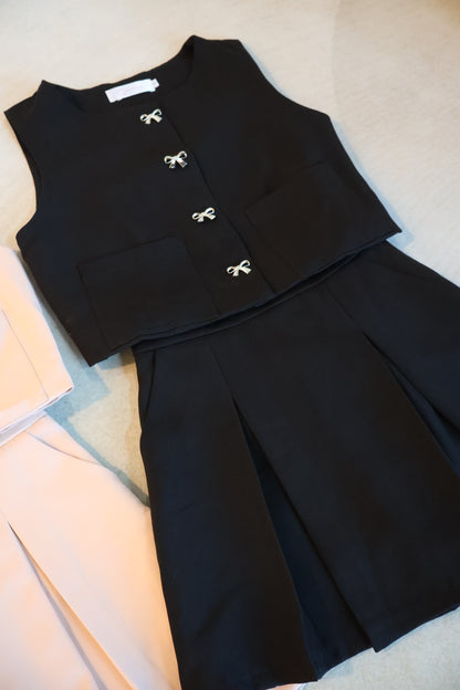 Winnie Ribbon Buttons & Pleated Skorts Co-Ords Set In Black