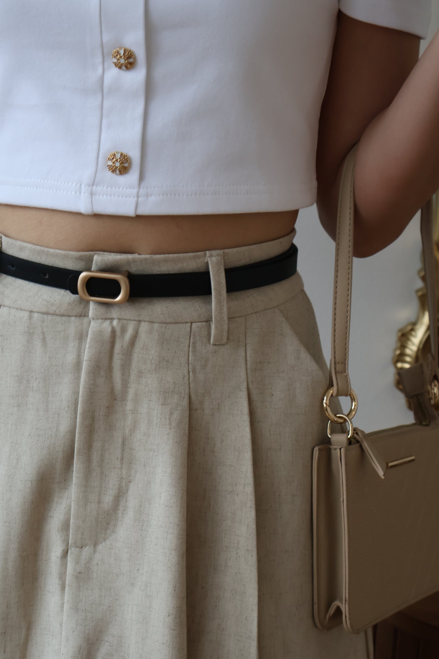 Gillan Belted Midi Pleat Pocket Skirt In Sand