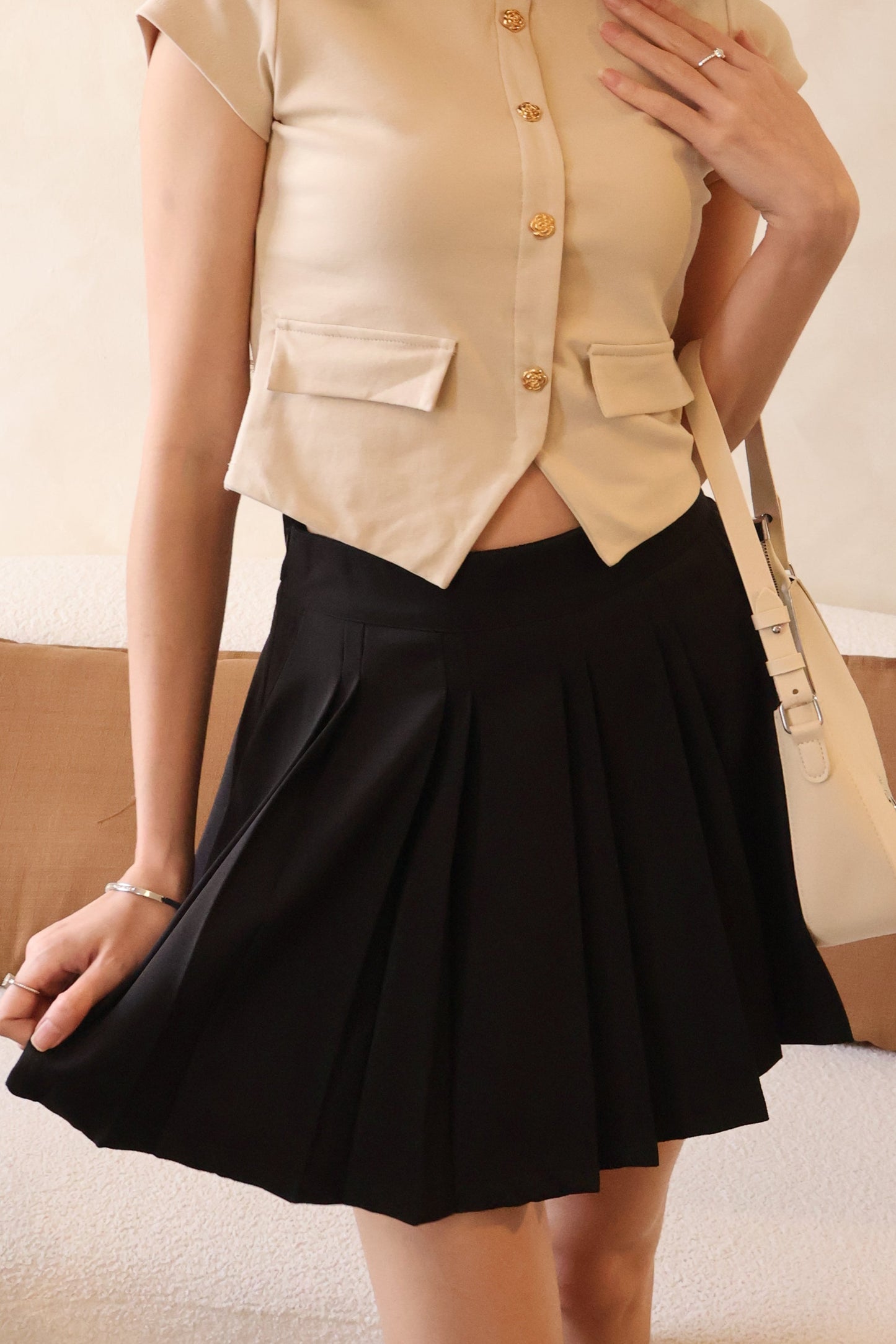 Angel Pleated Flowy Pocket Skorts In Black