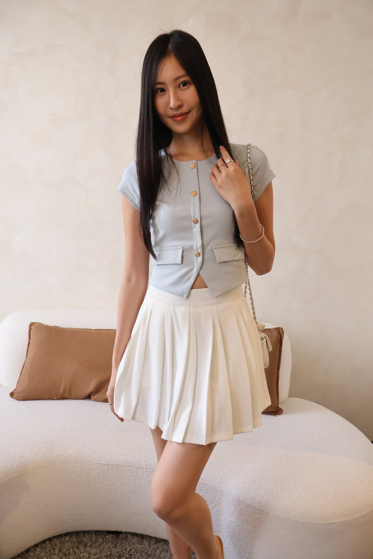 Roses v2 Gold Button Top In Blue