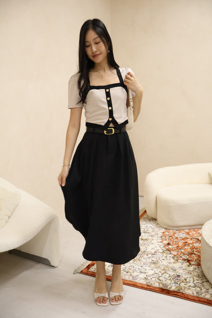 Amerlyn v2 Seashell Buttons Top In Taupe