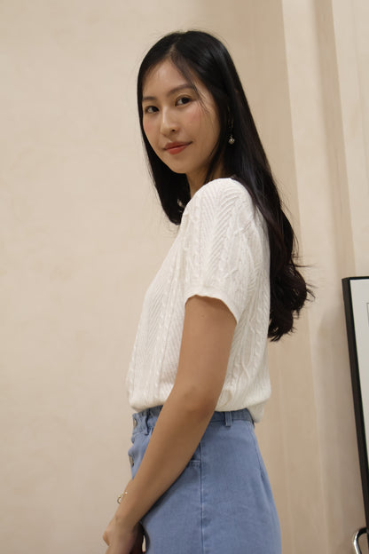 Kerlyn Cable Knit Patterned Top In Cream