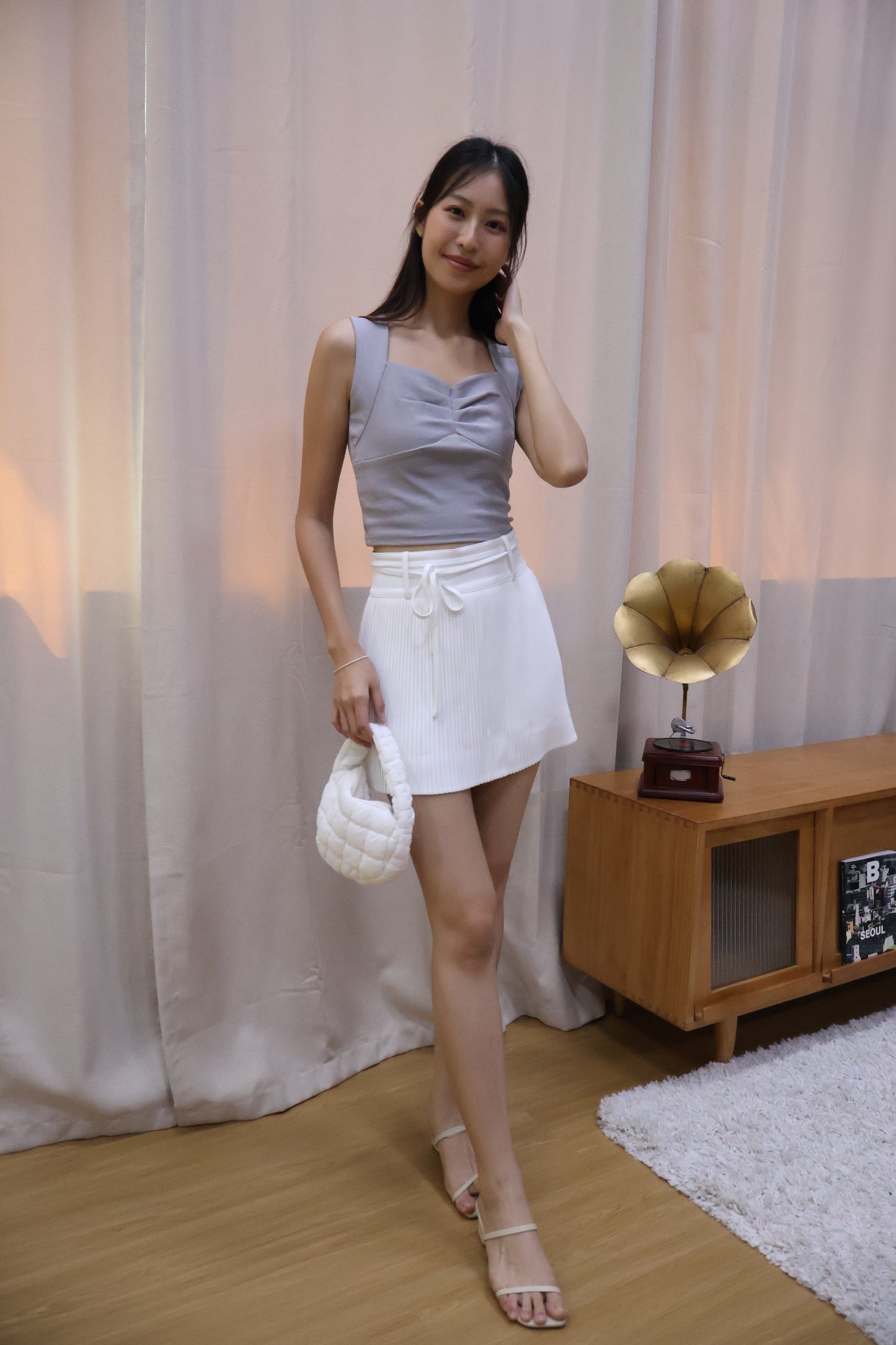 Emmy Ribbon Tie Pleated Skorts In White