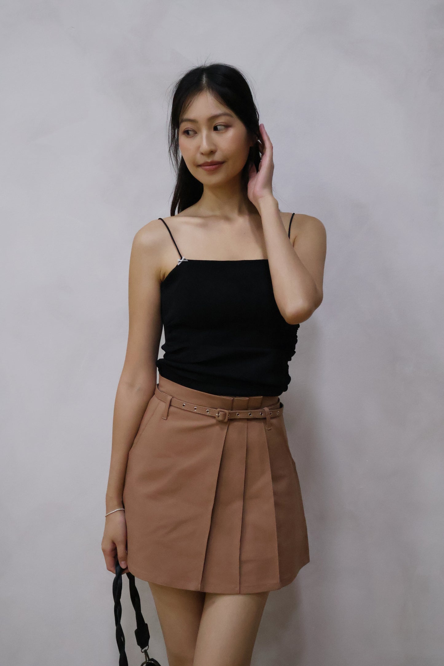 Skylar Pleated Belted Skorts In Brown