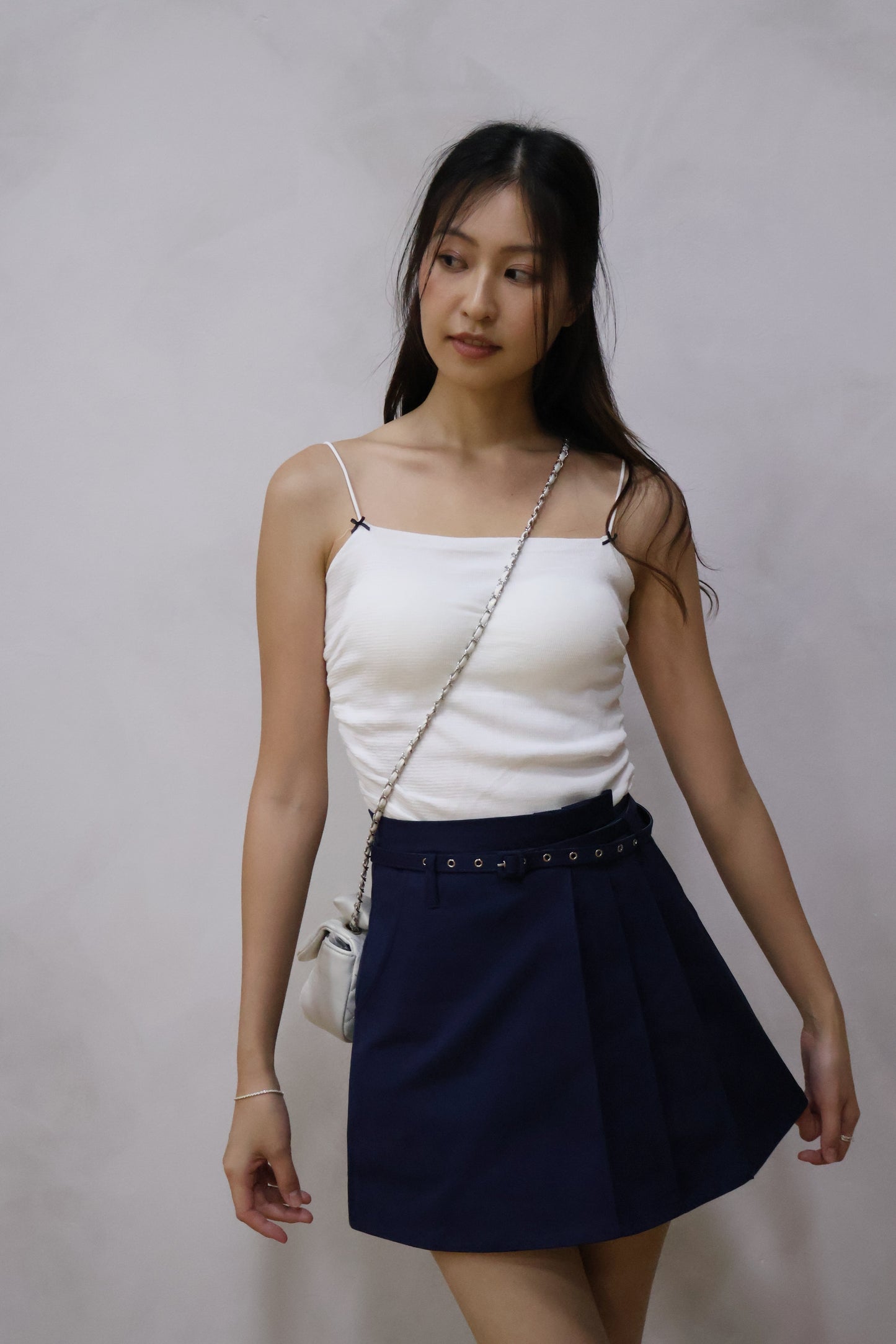 Skylar Pleated Belted Skorts In Navy