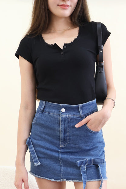 *Star Buy* Aelyn Lace Button Rib Tee In Black